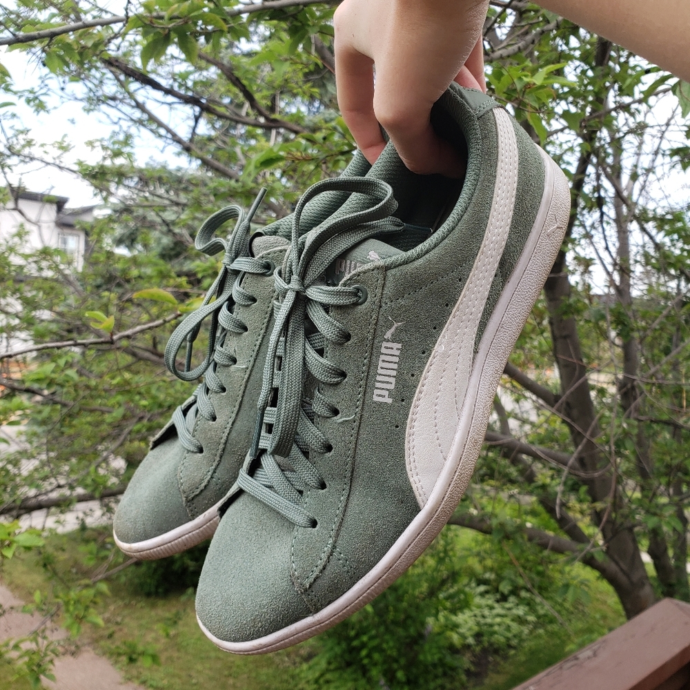 Suede Puma Sneaks